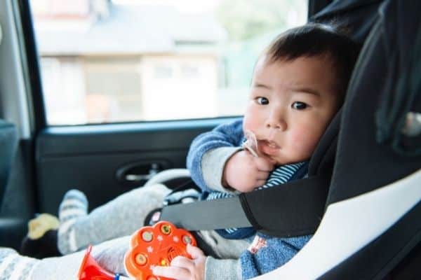 how keep your baby warm in a car seat