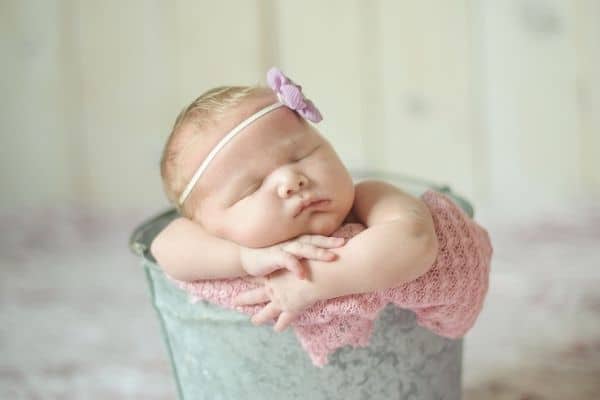 150+ BEST Middle Names For Ava [Cute & Beautiful]