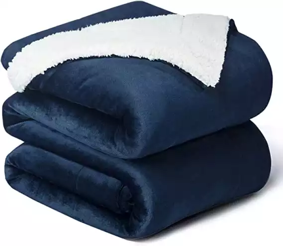 Bedsure Sherpa Fleece Blanket Throw Blanket