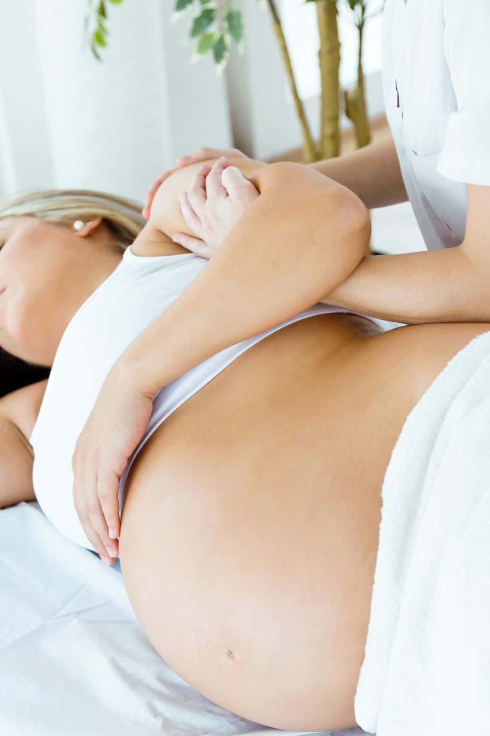 fun activities to do while pregnant - pregnancy massage