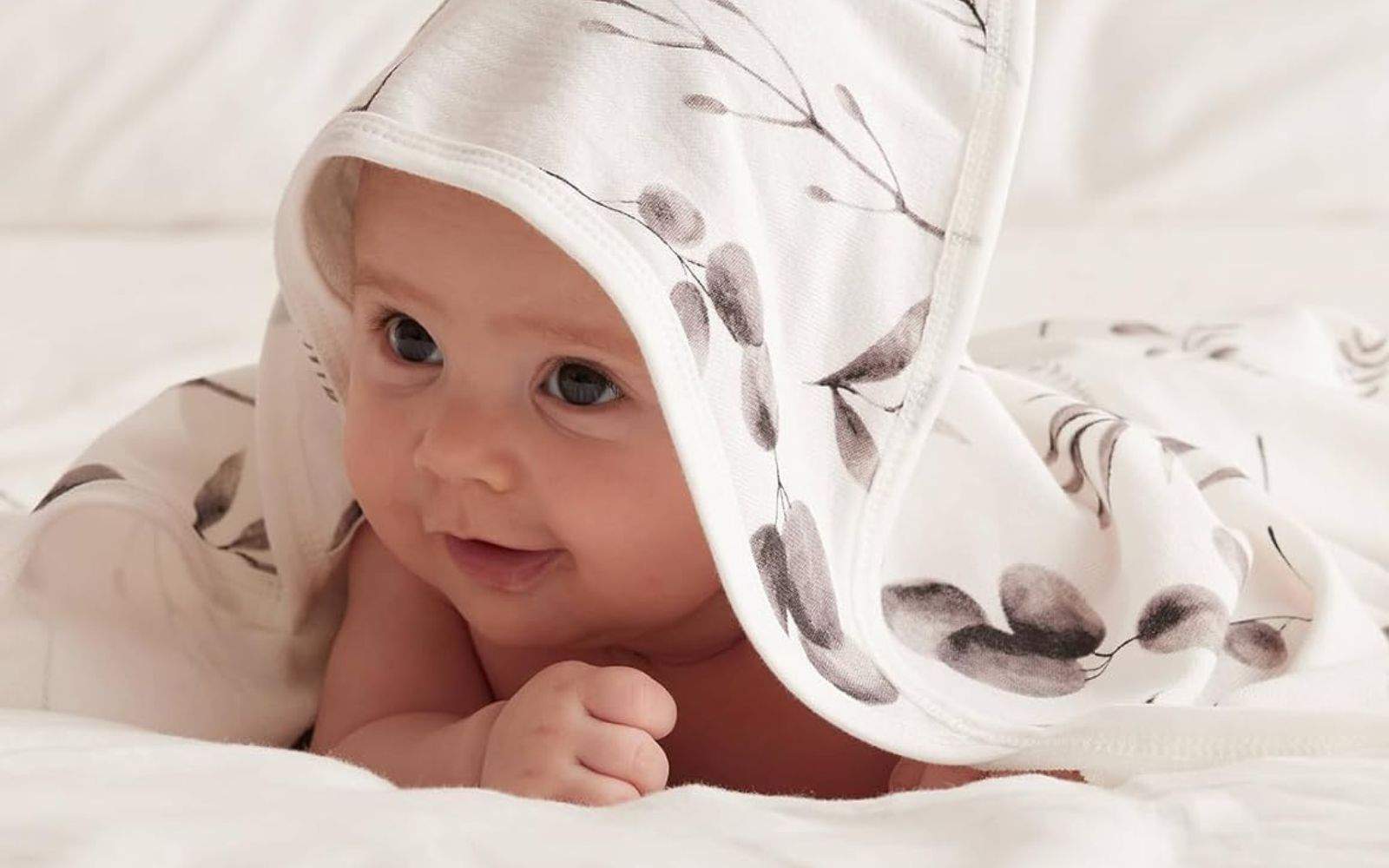 momcozy hooded baby towel