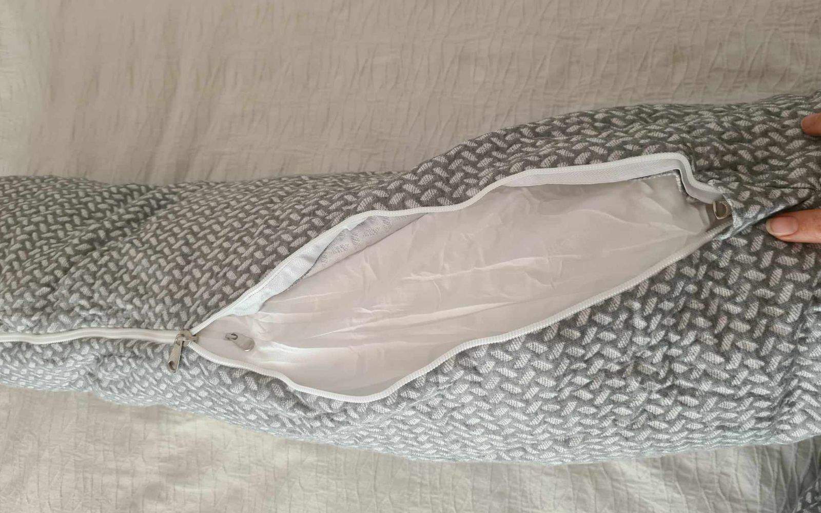 momcozy pregnancy pillow zipper and insert